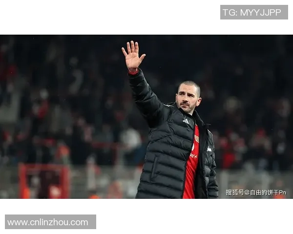 足球球星演绎个性毛刺发型展现场上与生活双重魅力风采